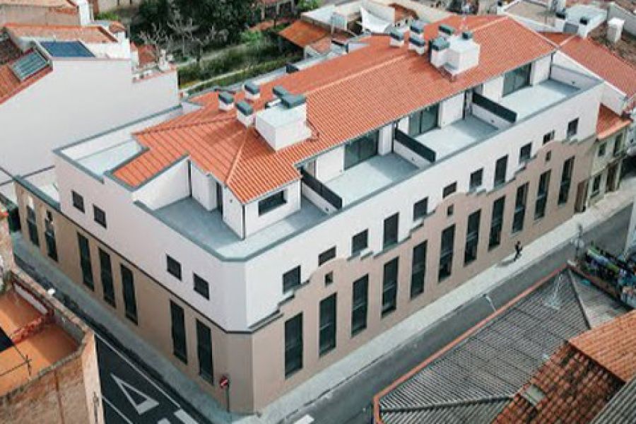 Edifici plurifamiliar i aparcaments Terrassa