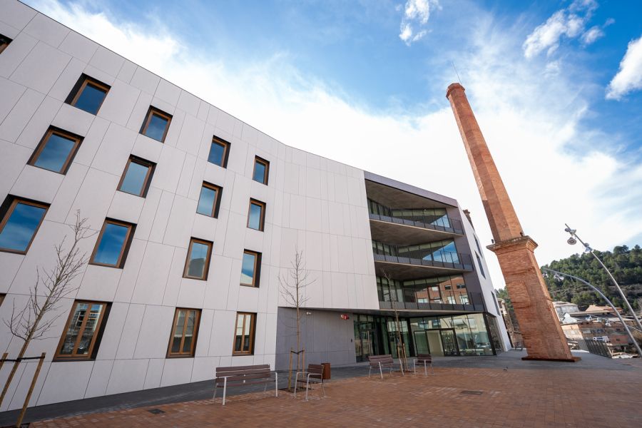 Construcción de la nueva residencia y centro de día en “La Fàbrica Vella”