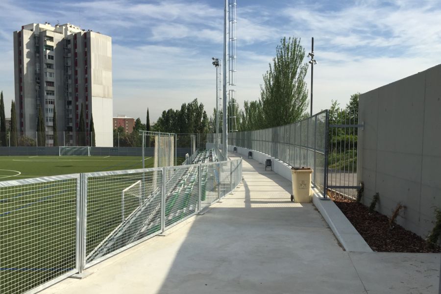 Obres d'ampliació del camp de futbol "Les Fontetes". Cerdanyola del Vallès