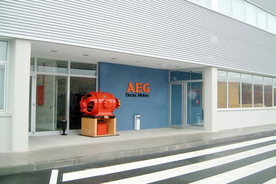 Construcció nova fàbrica de motors - AEG
