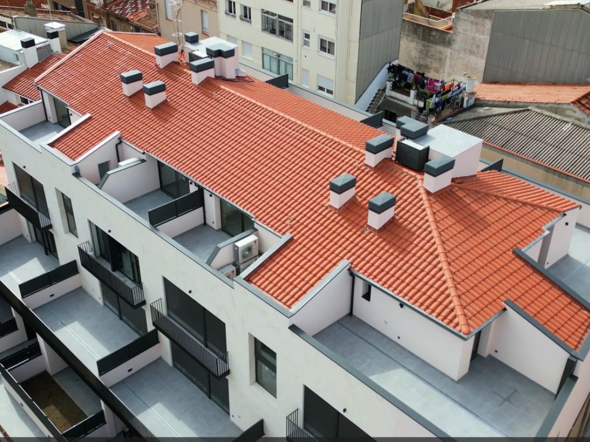 NUEVA EJECUCIÓN DE UN EDIFICIO PLURIFAMILIAR Y APARCAMIENTO EN TERRASSA