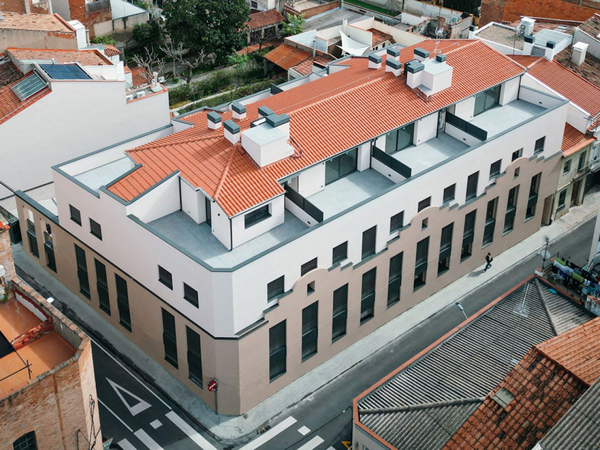 NUEVA EJECUCIÓN DE UN EDIFICIO PLURIFAMILIAR Y APARCAMIENTO EN TERRASSA